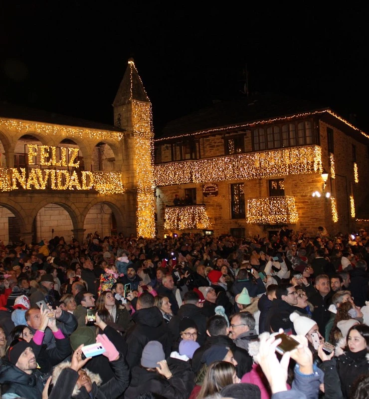 Y se hizo la luz de la Navidad en Puebla de Sanabria