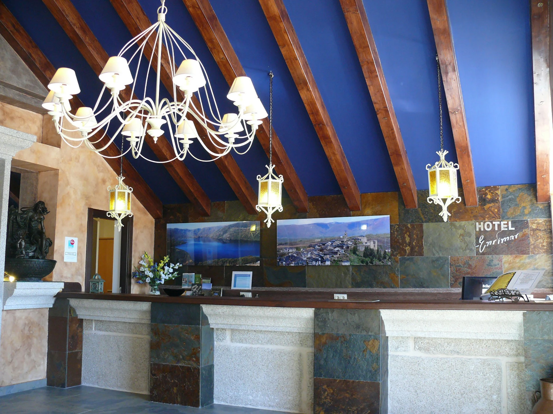  Recepción del hotel